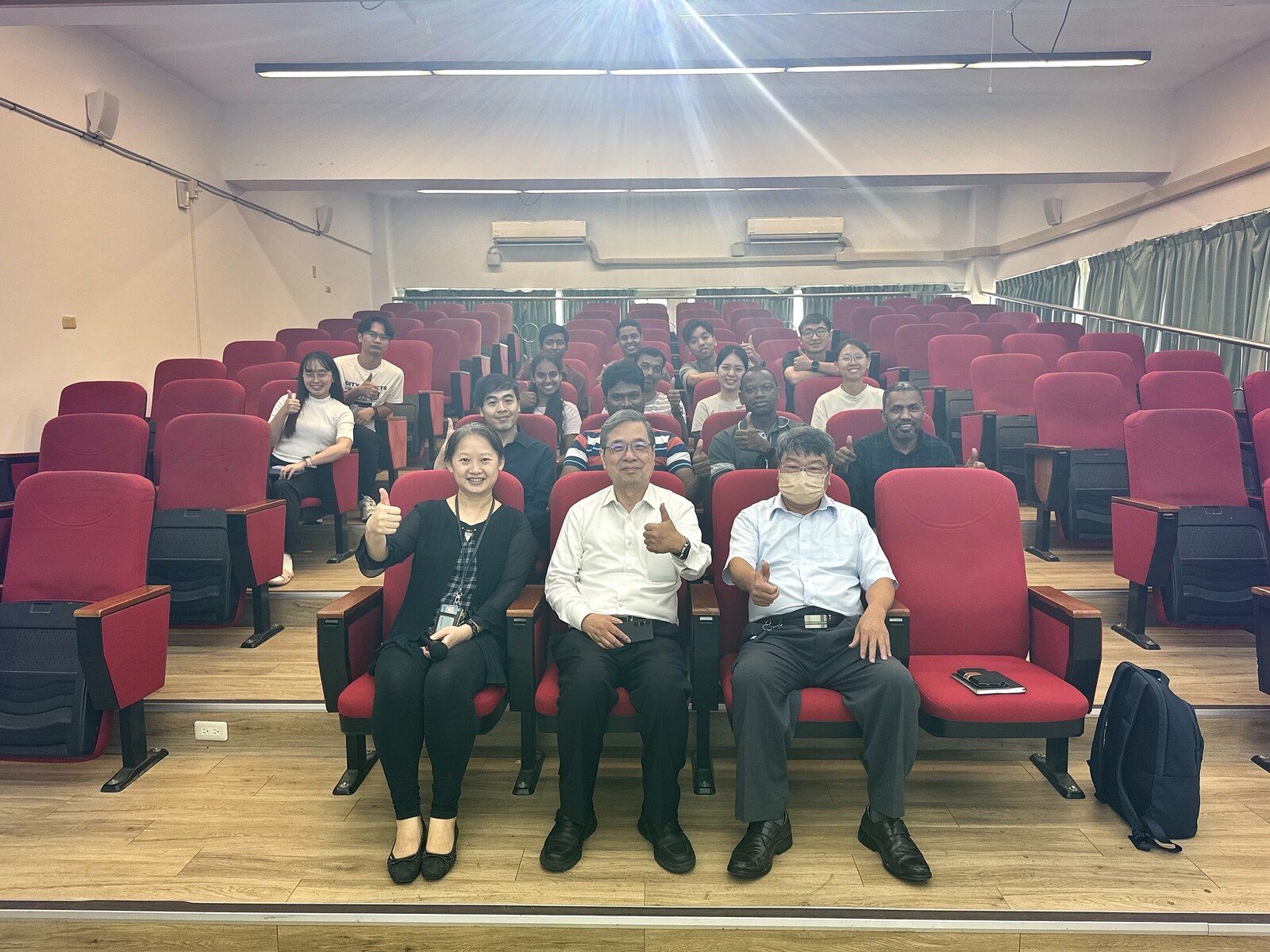 《AI-Driven New Horizons in Biomedical Research and Learning​》賴明德教授圖片