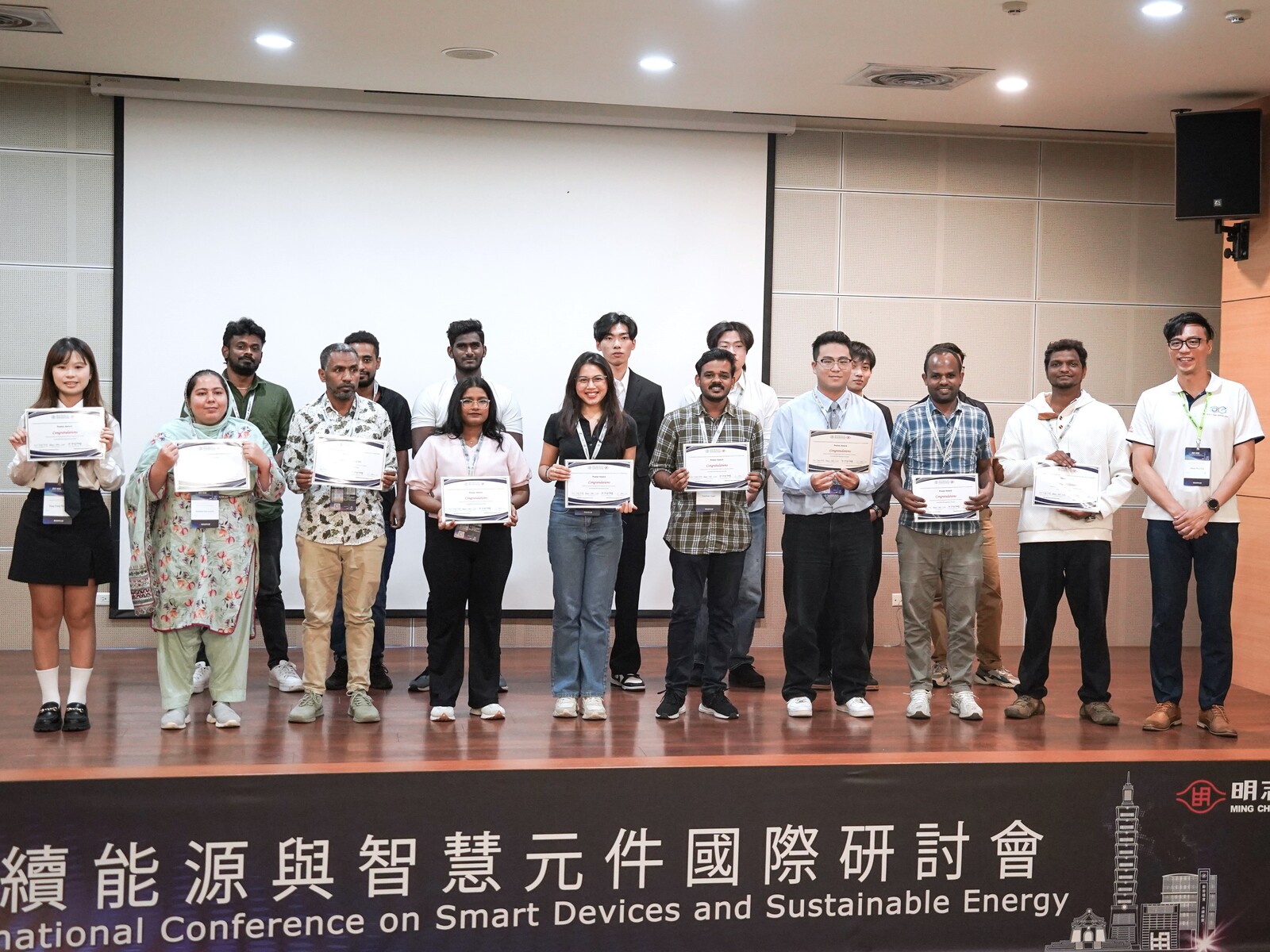 學生梅加娜參加 SDSE 2025 第三屆永續能源與智慧元件國際研討會 榮獲 Honorable Mentions AwardImage