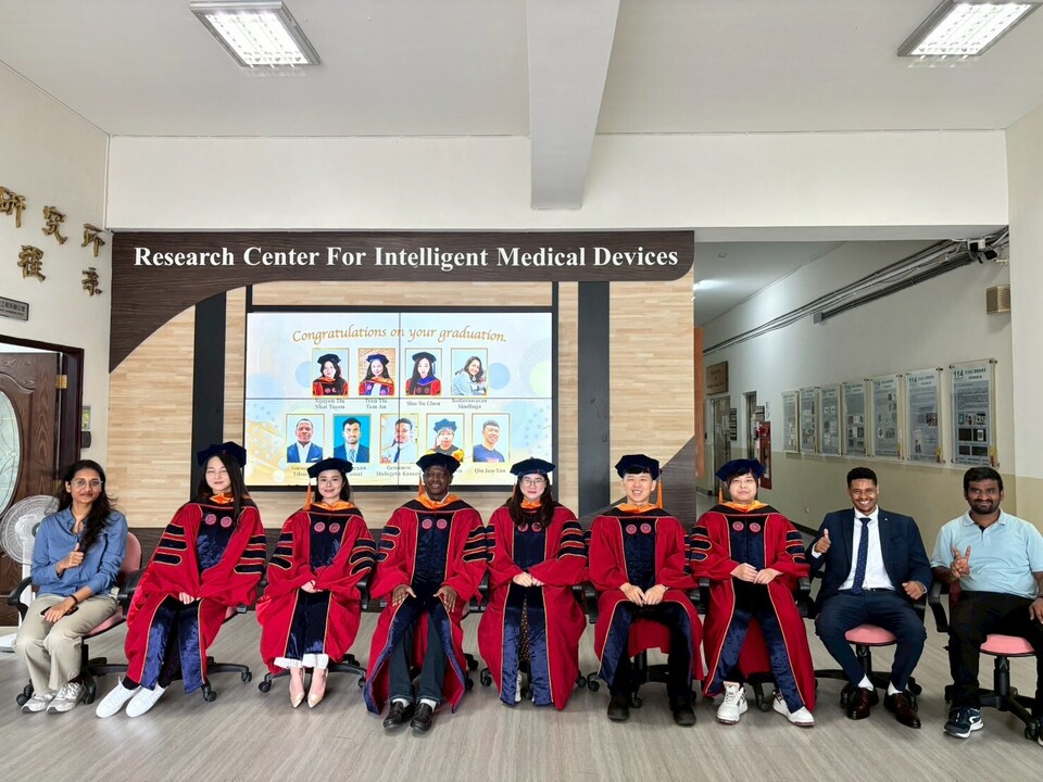 恭喜生醫暨醫材博士學程114學年度畢業生🎓圖片